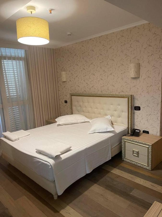 Germany Hotel Durrës Esterno foto