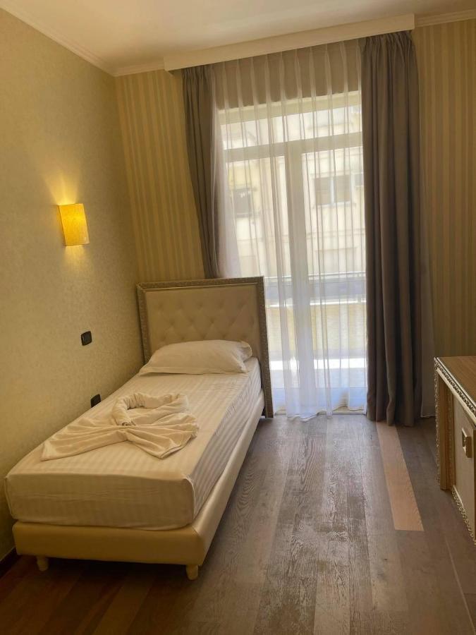 Germany Hotel Durrës Esterno foto