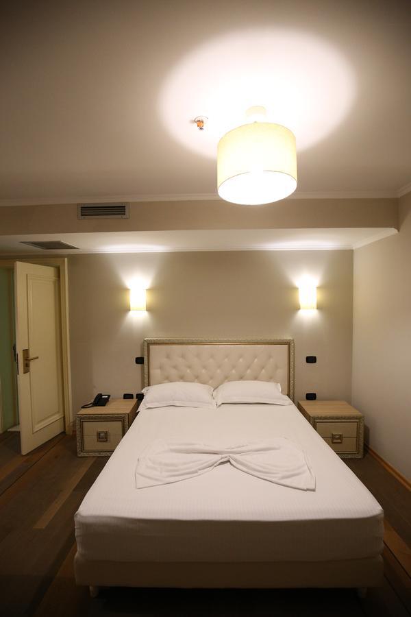 Germany Hotel Durrës Esterno foto