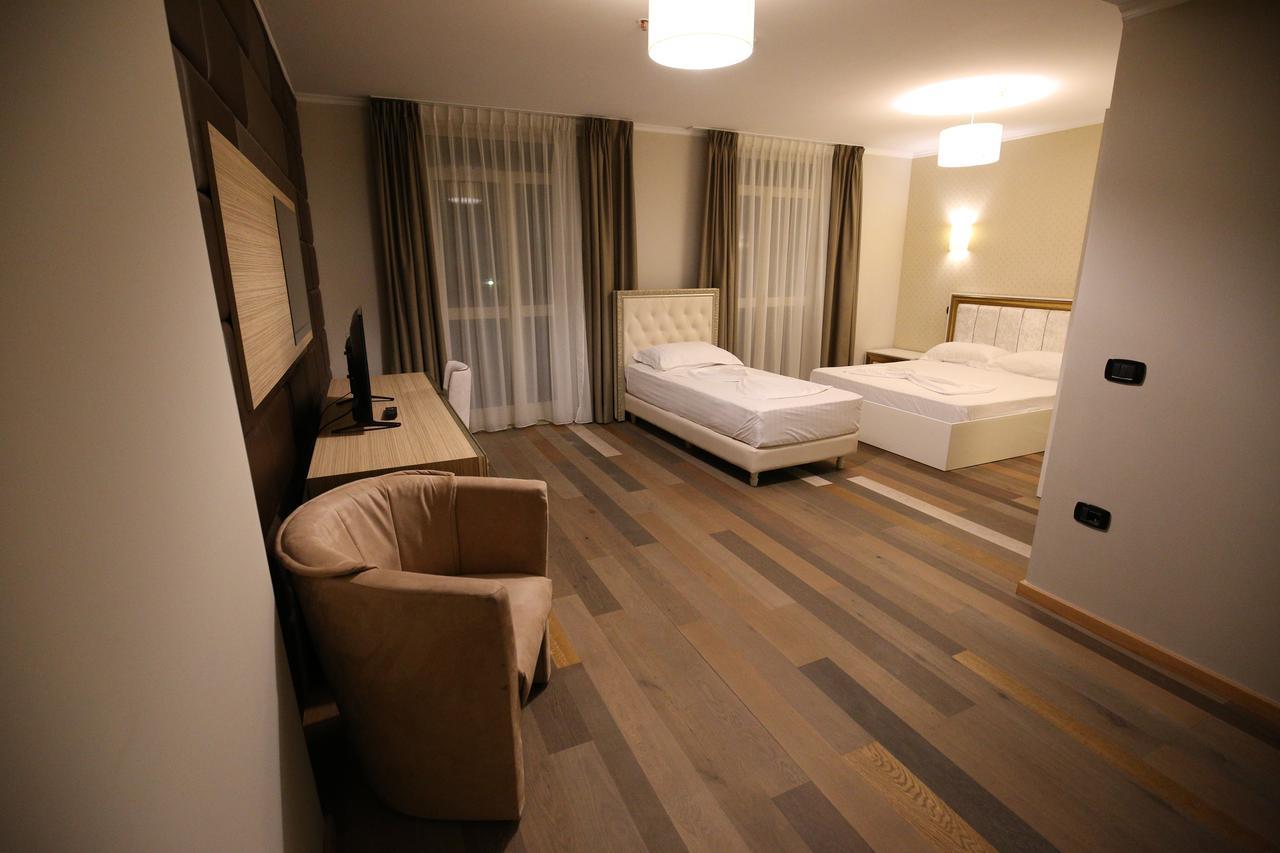 Germany Hotel Durrës Esterno foto
